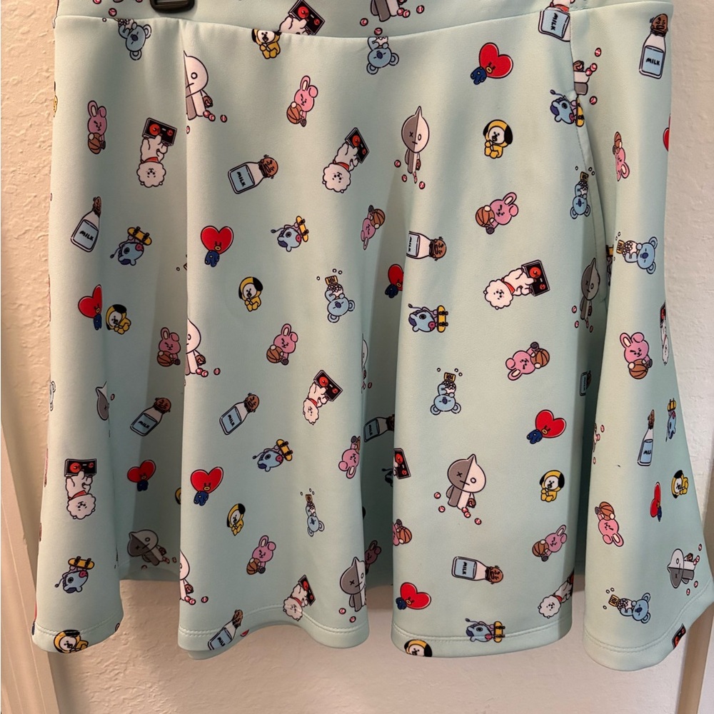 BT21 / BTS Skater Skirt – Size Small – K-Pop Character Print – Mint Green.